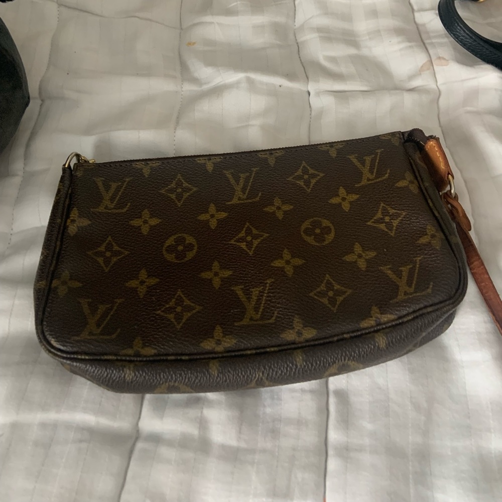 Authentic Louis Vuitton wristlet/purse